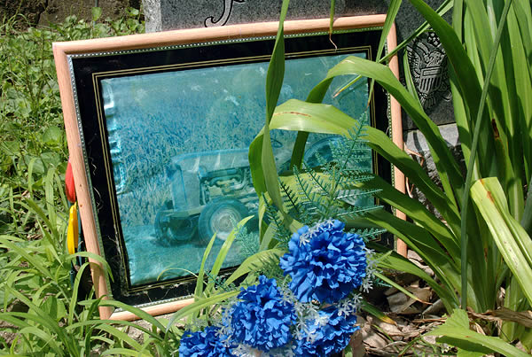Farmer's grave, Bass Lake Cemetery