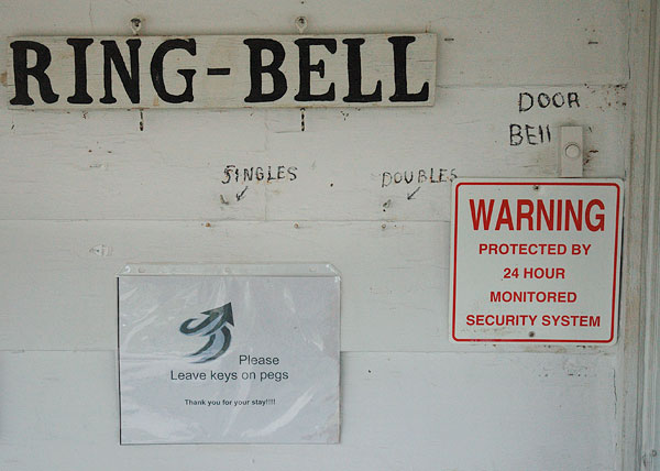Ring Bell, Salisbury Motel, Salisbury MO 