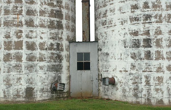 Grain elevator, near Star City 