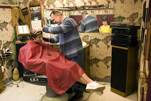 Getting a haircut, Great Styles By Us, Frankfort 
