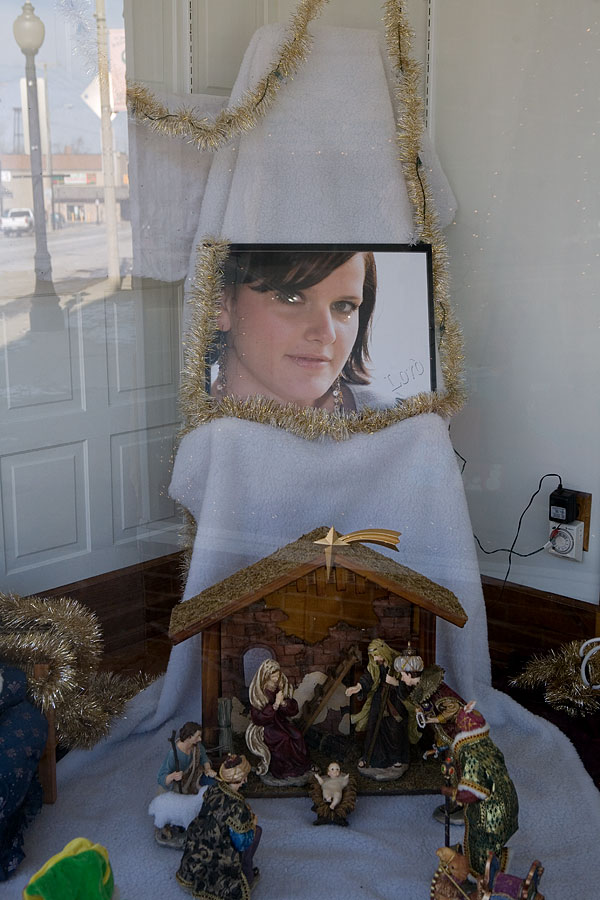 Christmas window display, Ligonier